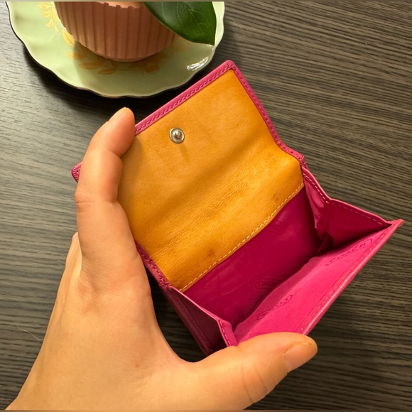 Pre loved. Coach Signature Collection Bi-Fold Compact Wallet pink - Picture 15 of 16